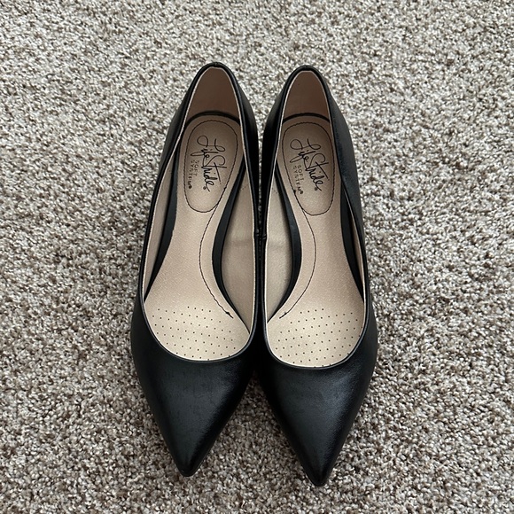 Life Stride Black Pointed Toe Heels - Picture 1 of 4